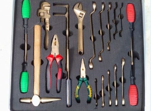 點(diǎn)擊查看詳細(xì)信息<br>標(biāo)題：無火花工具組 閱讀次數(shù)：7976