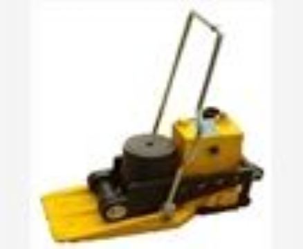 點(diǎn)擊查看詳細(xì)信息<br>標(biāo)題：YQD-245型液壓起道器 閱讀次數(shù)：2118