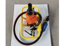 點(diǎn)擊查看詳細(xì)信息<br>標(biāo)題：架座支撐氣動手持式鉆機(jī) 閱讀次數(shù)：1646